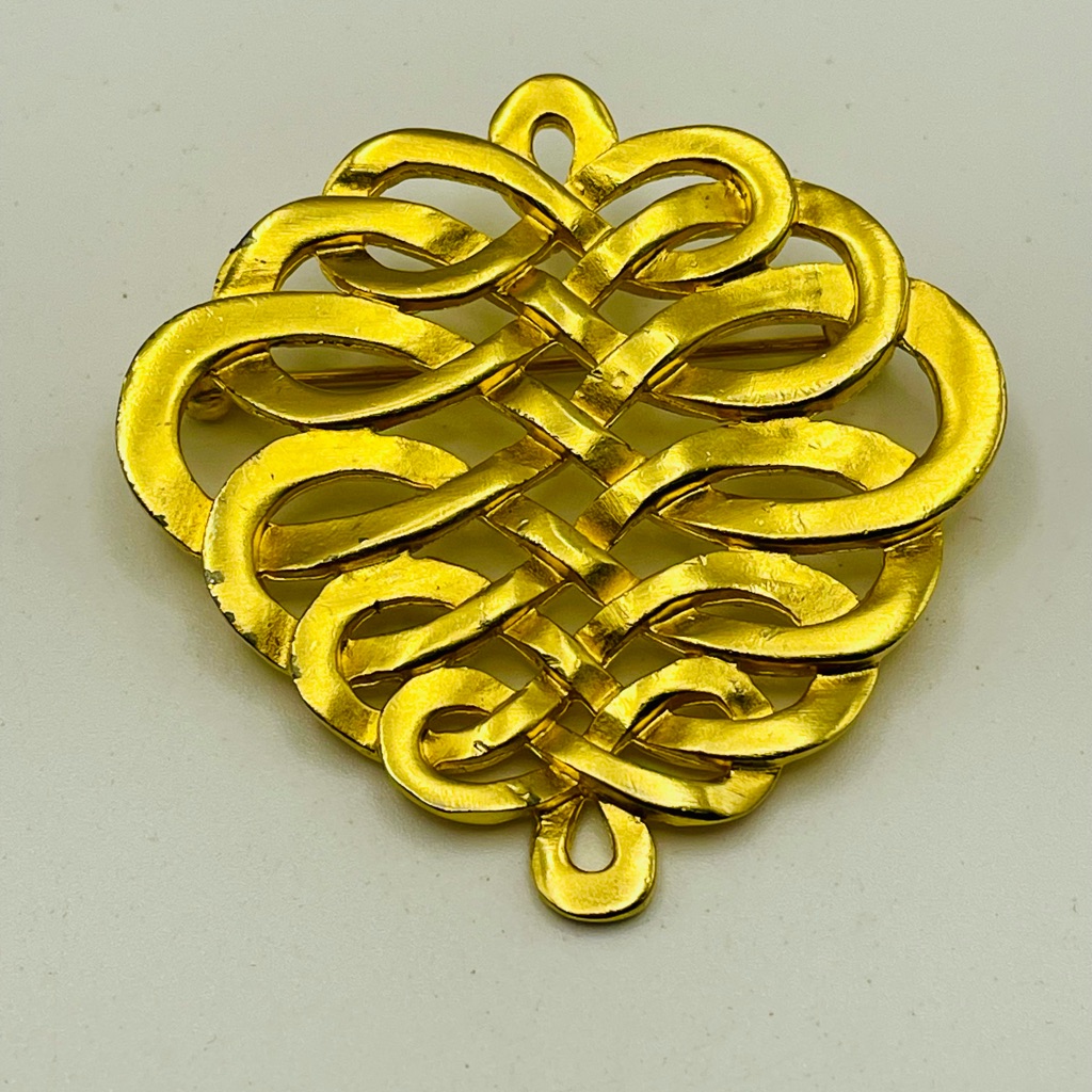 Intricate Vintage Gold Tone Celtic Infinity Knot Design Brooch Metropolitan 40$